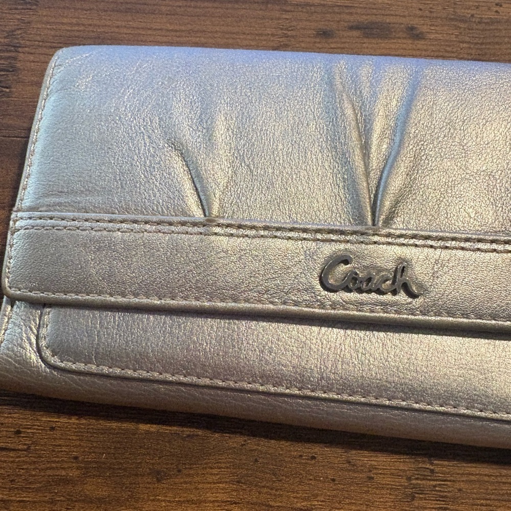 Coach Y2K silver metallic vintage wallet tri fold pink liner - Picture 3 of 13